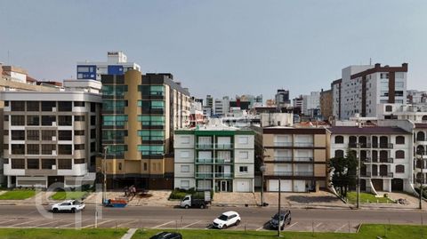 Image 11 - 748066