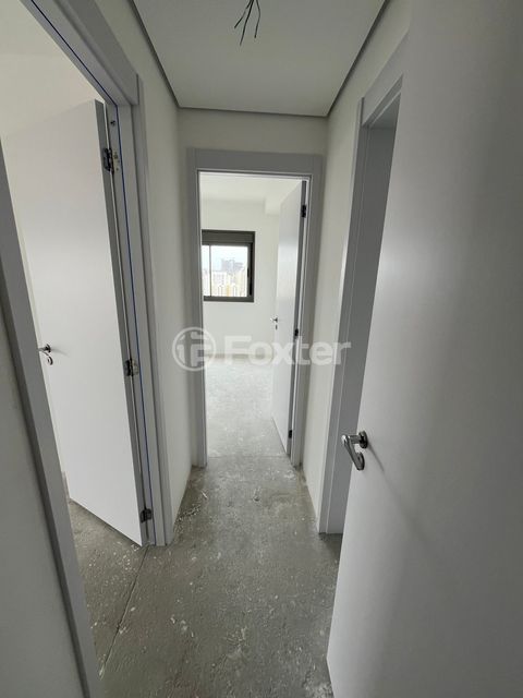 Image 6 - 748079
