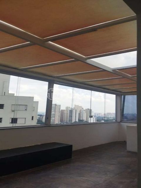 Image 7 - 748087