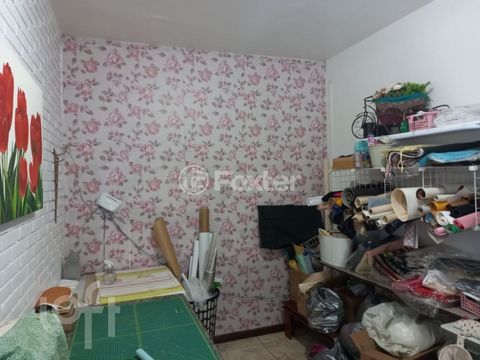 Image 9 - 748112