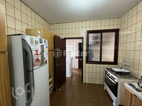 Image 2 - 748380