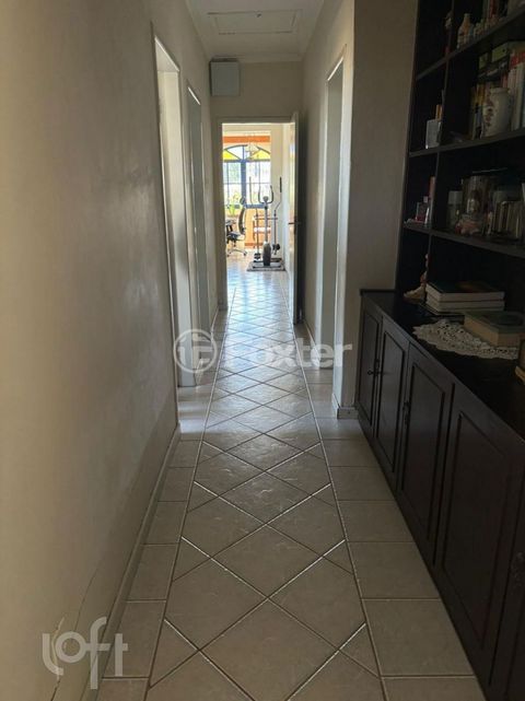 Image 5 - 748441