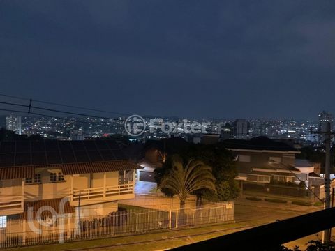 Image 6 - 748553