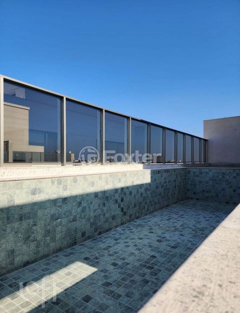 Image 8 - 748623