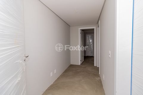Image 11 - 748730