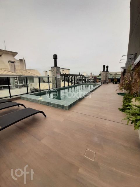 Image 9 - 748802