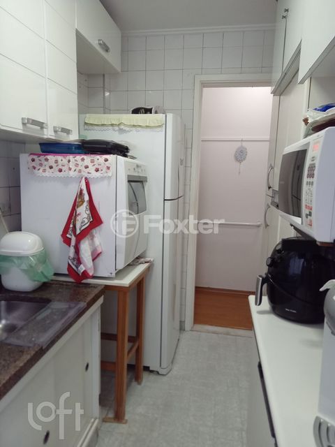 Image 1 - 748824