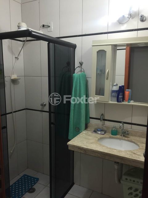 Image 7 - 748884