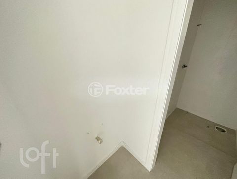 Image 10 - 748956