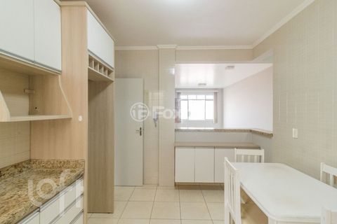Image 7 - 749235