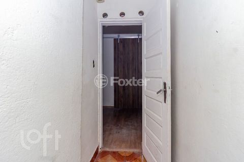 Image 7 - 749300
