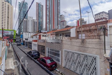 Image 17 - 749300
