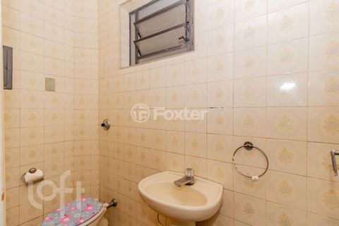 Image 8 - 749300