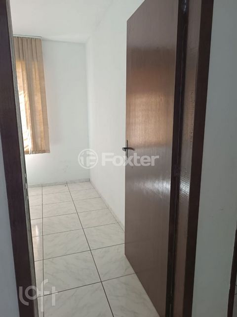 Image 7 - 749347
