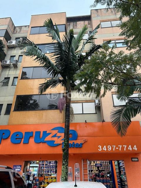 Image 4 - 749469