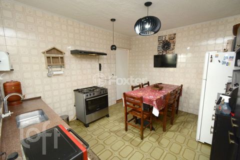 Image 19 - 749519