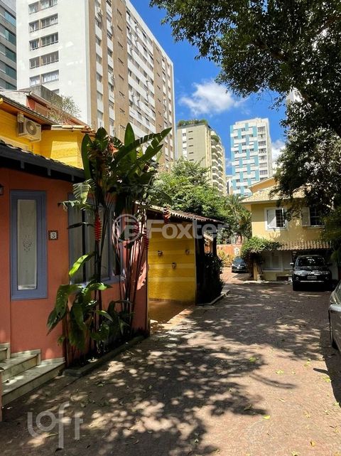 Image 3 - 749868