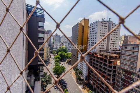 Image 4 - 749895