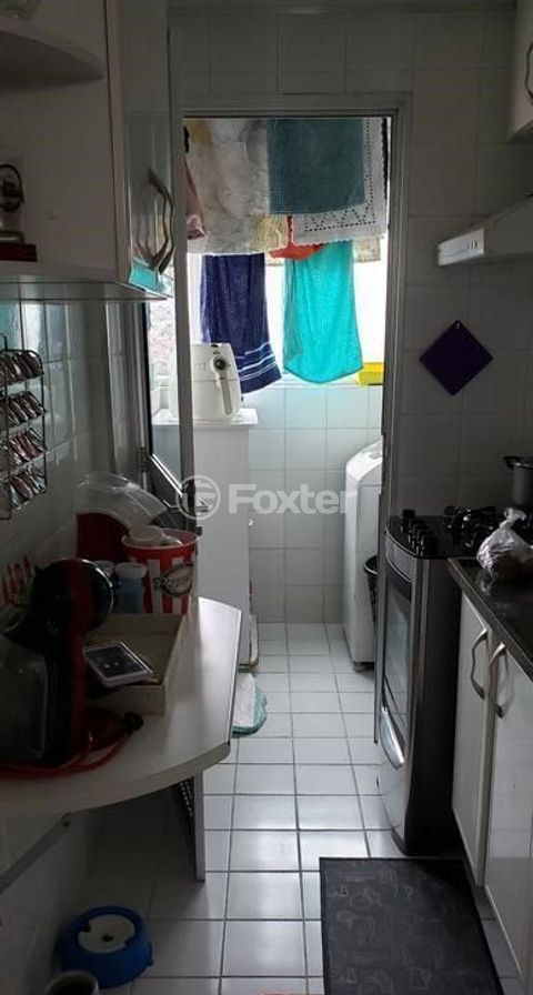 Image 7 - 749946