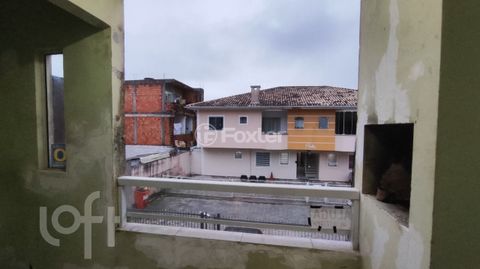 Image 4 - 750359