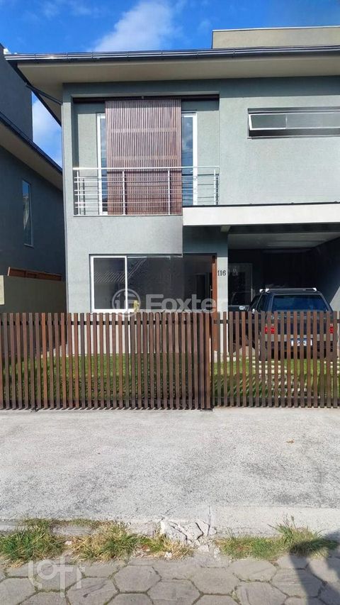 Image 8 - 750893