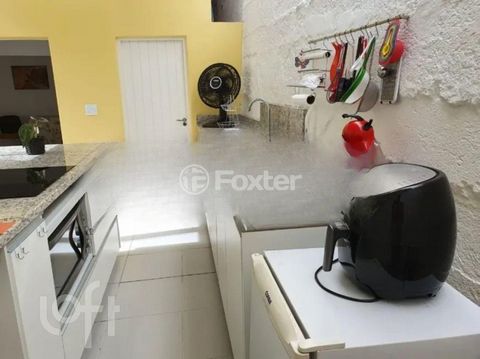 Image 1 - 750944