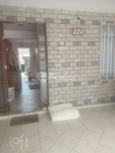 Image 3 - 752942