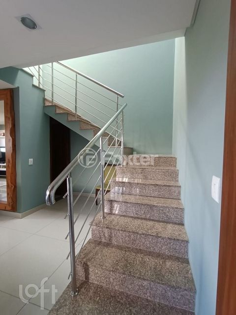 Image 4 - 753318