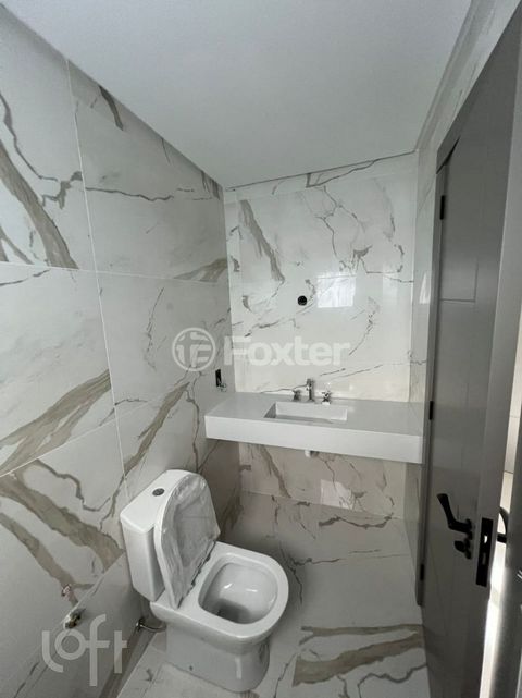 Image 7 - 753825