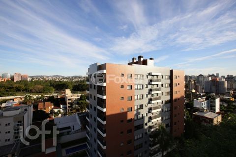 Image 17 - 755855