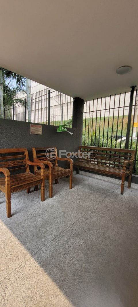 Image 10 - 757325