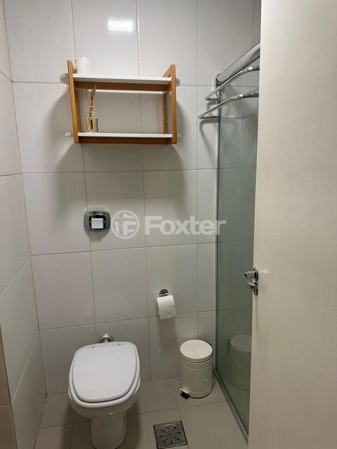Image 8 - 757796