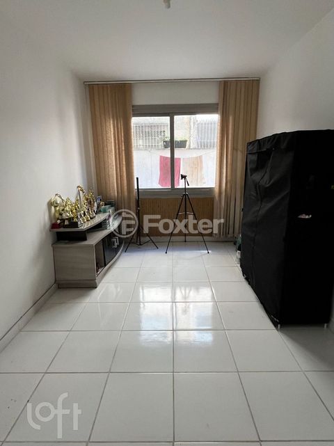 Image 1 - 758024