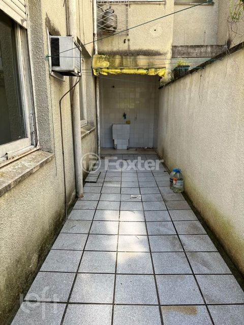 Image 9 - 758024