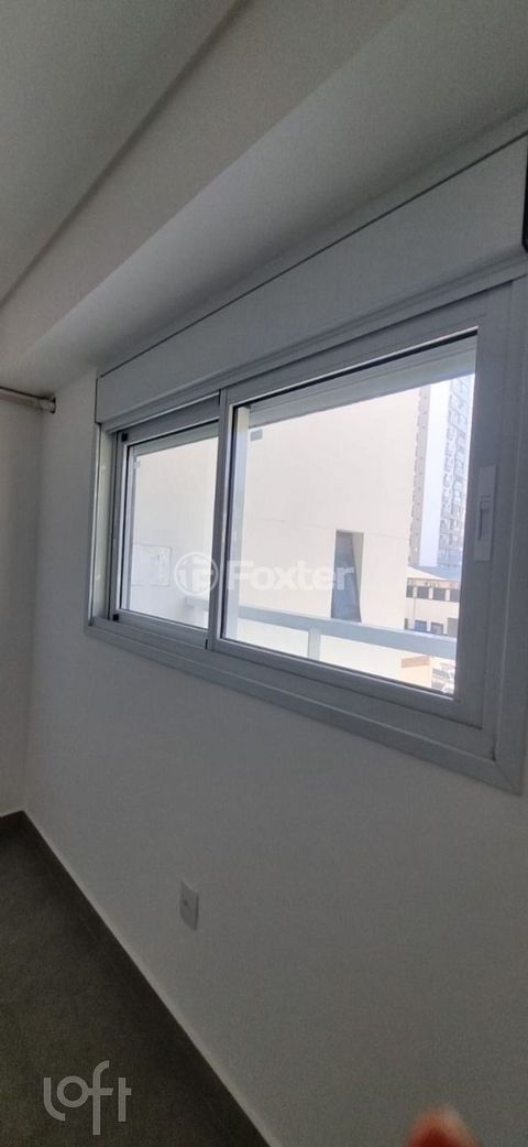 Image 9 - 758108