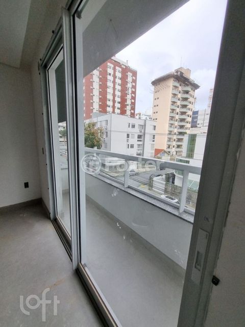 Image 4 - 758108