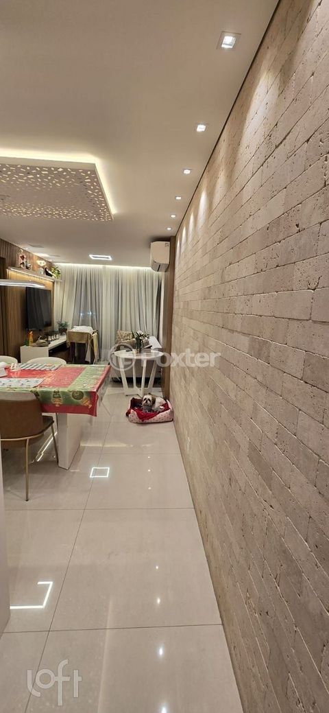 Image 4 - 758942