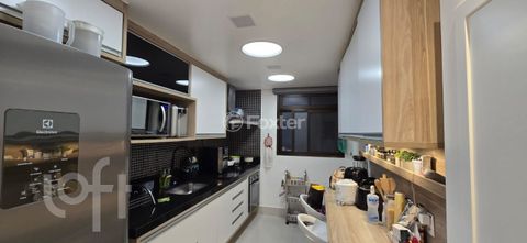 Image 6 - 758942