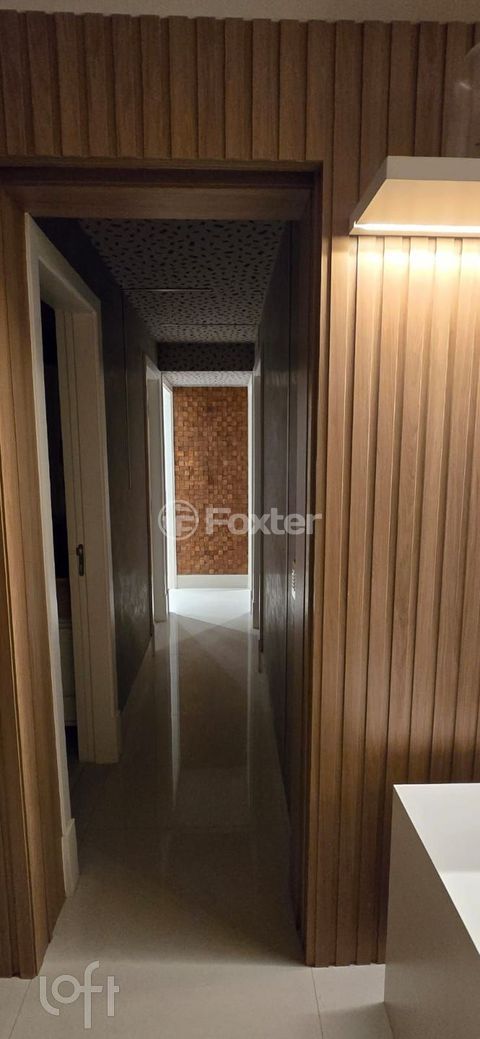 Image 8 - 758942