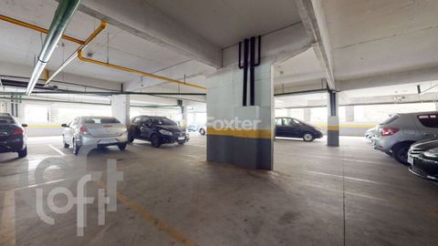 Image 17 - 796804
