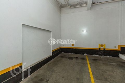 Image 14 - 806301