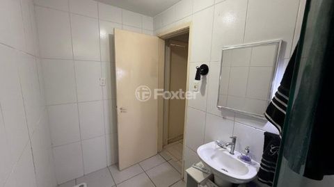 Image 11 - 806312