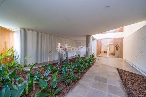 Image 14 - 806681