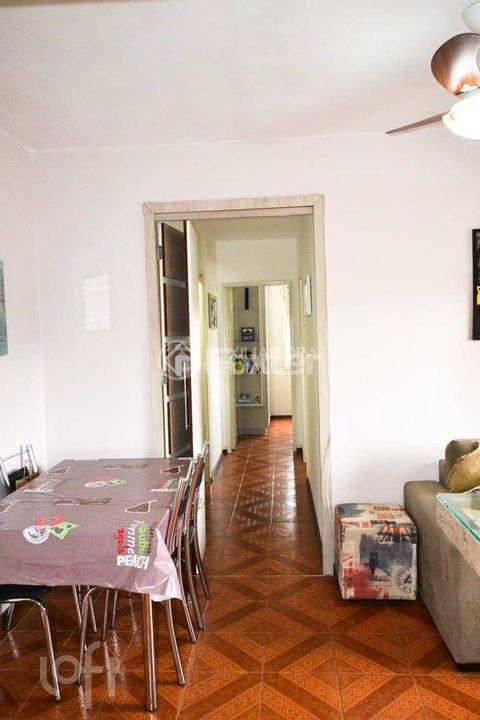 Image 5 - 806735