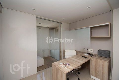 Image 8 - 806825