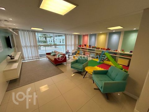 Image 13 - 807476