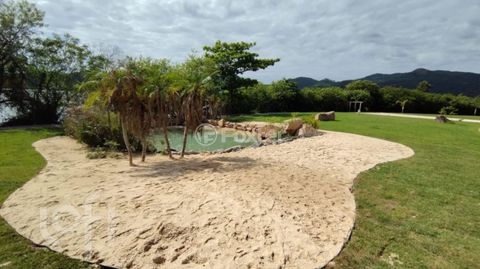 Image 14 - 807679