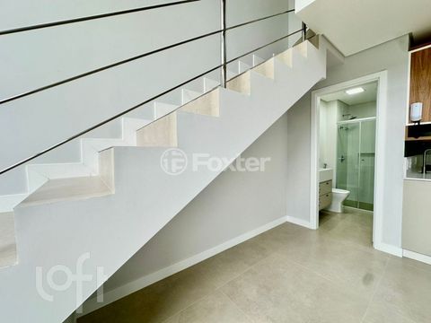 Image 4 - 807686