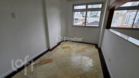 Image 17 - 807891