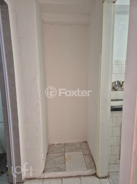 Image 1 - 808112